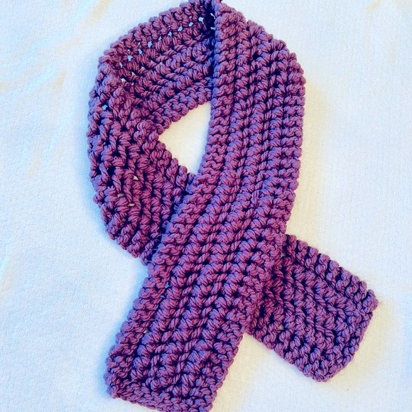 🌟HP🌟Handmade Scarf - Picture 2 of 3